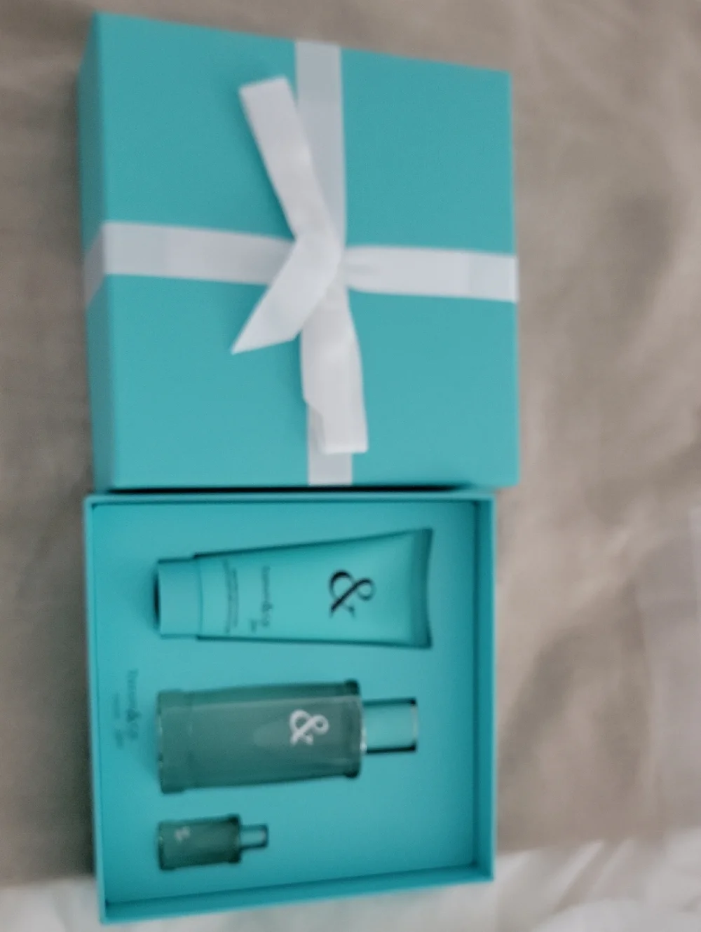 Tiffany & Co. Love Women's Gift . - Picture 1 of 3